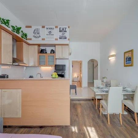 Apartmán Und Riva Lucija Von Litto By Interhome *