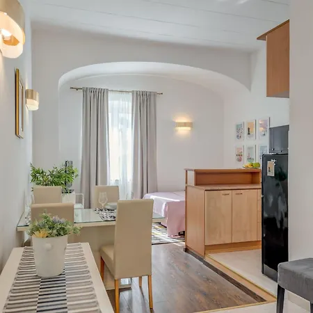 Und Riva Lucija Von Litto By Interhome